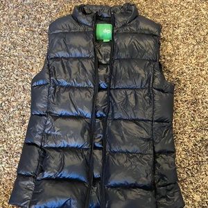 Black dip vest